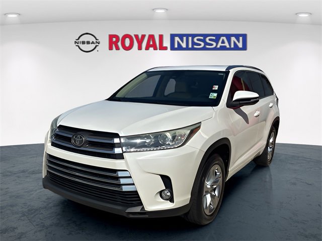 Used 2017 Toyota Highlander Limited image 3