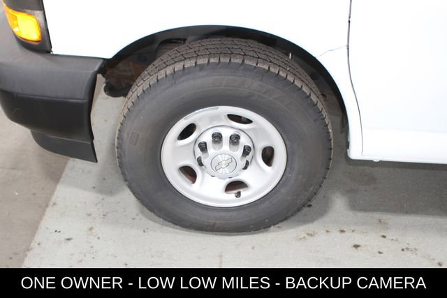 Used 2019 Chevrolet Express 3500 w/ Driver Convenience Package RWD image 12
