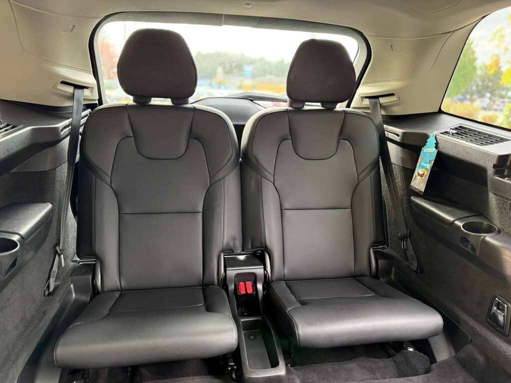 Used 2017 Volvo XC90 T6 Momentum w/ Vision Package AWD/4WD image 12