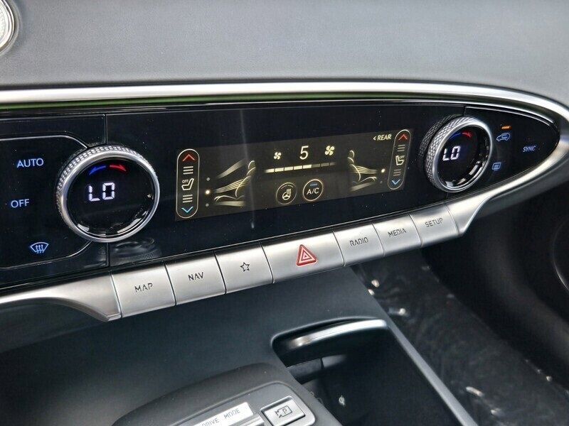 Used 2025 Genesis GV70 3.5T Sport image 20