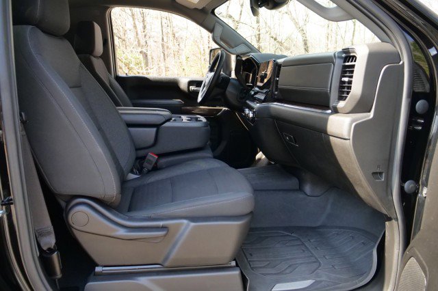 Used 2024 GMC Sierra 3500 SLE w/ SLE Convenience Package image 32