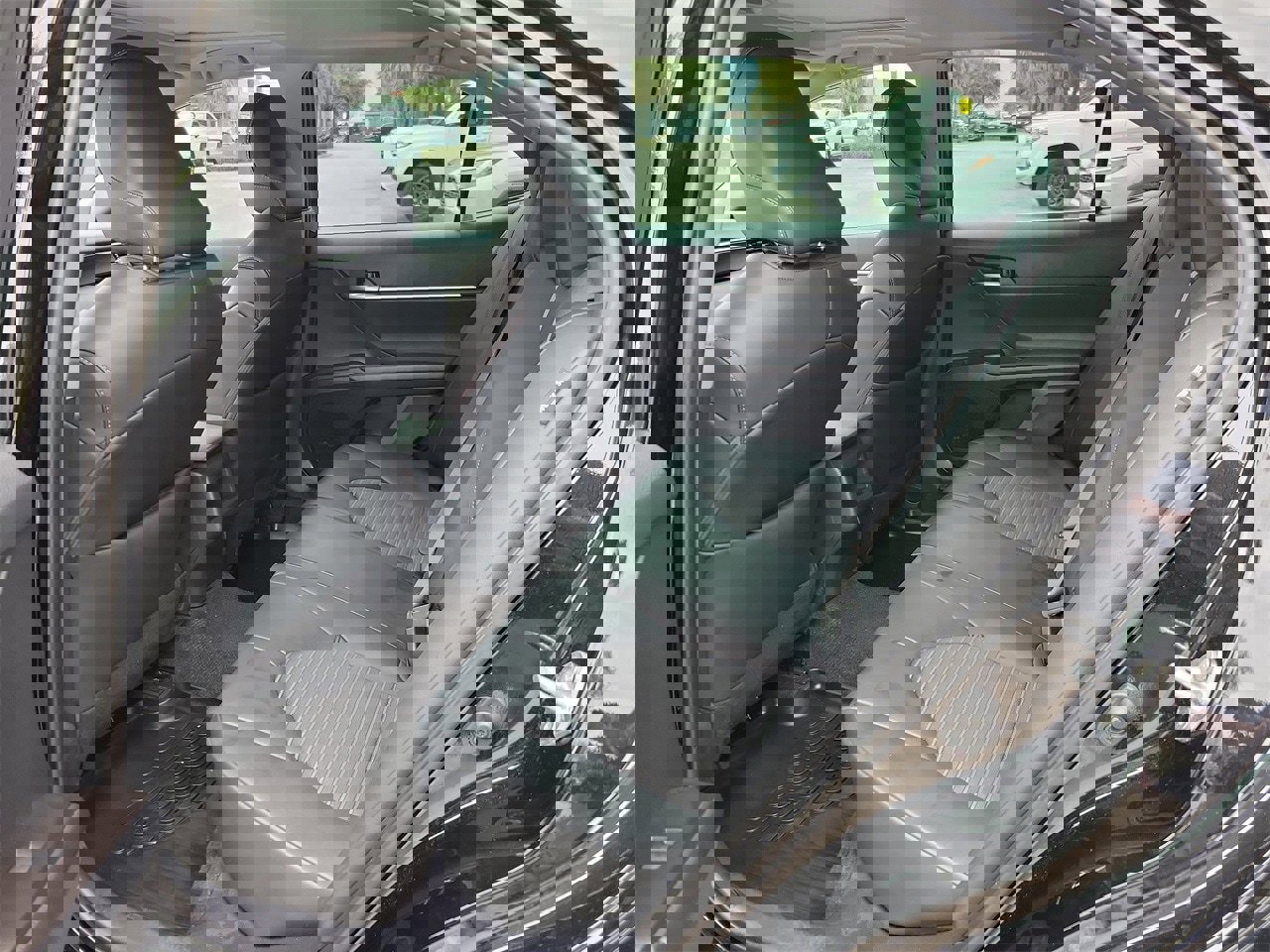 Used 2024 Toyota Camry SE image 10