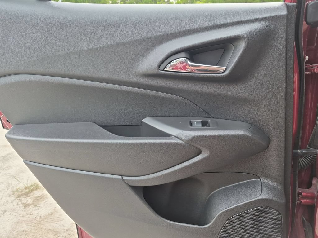 Used 2025 Chevrolet Trax LT w/ LT Convenience Package FWD image 26