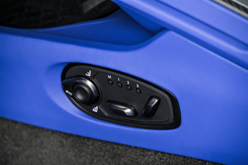 Used 2024 Aston Martin DB12 Coupe RWD image 27