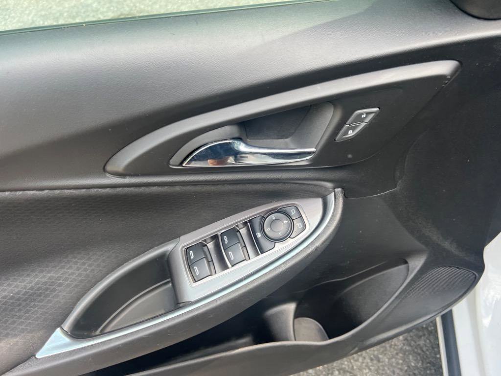 Used 2019 Chevrolet Malibu LT image 8