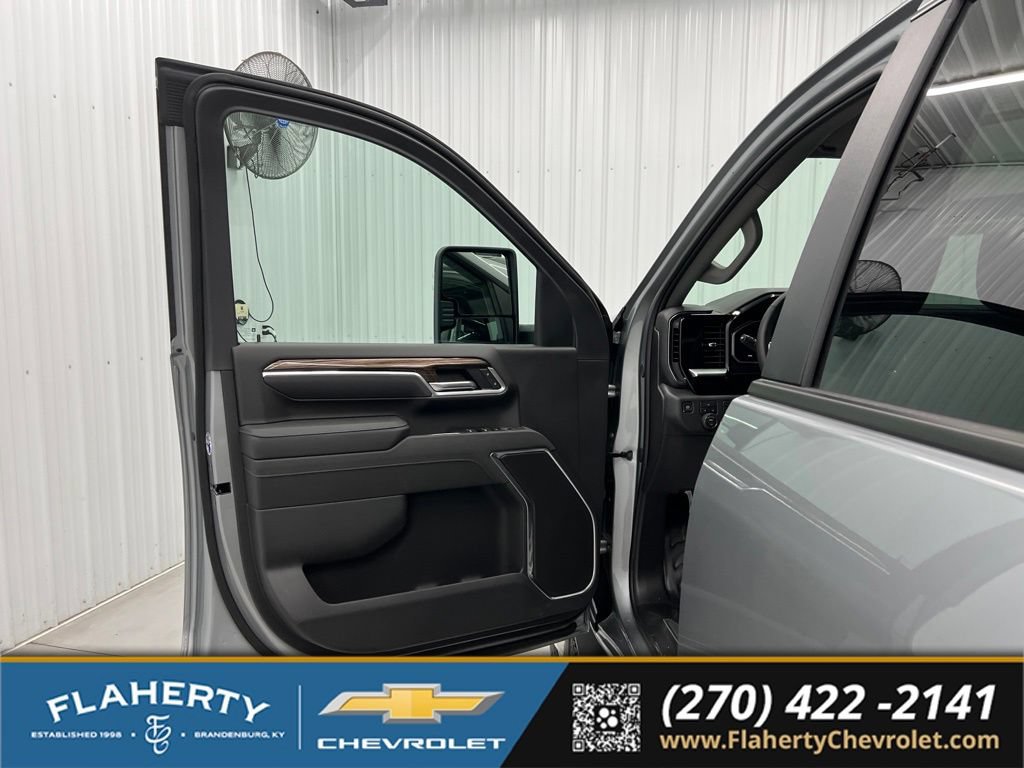 New 2026 Chevrolet Silverado 3500 LT w/ Convenience Package AWD/4WD image 8