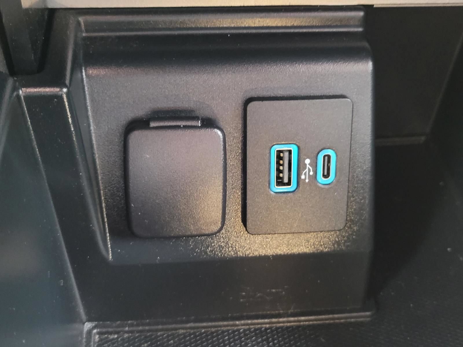 Used 2020 Ford Explorer XLT RWD image 29
