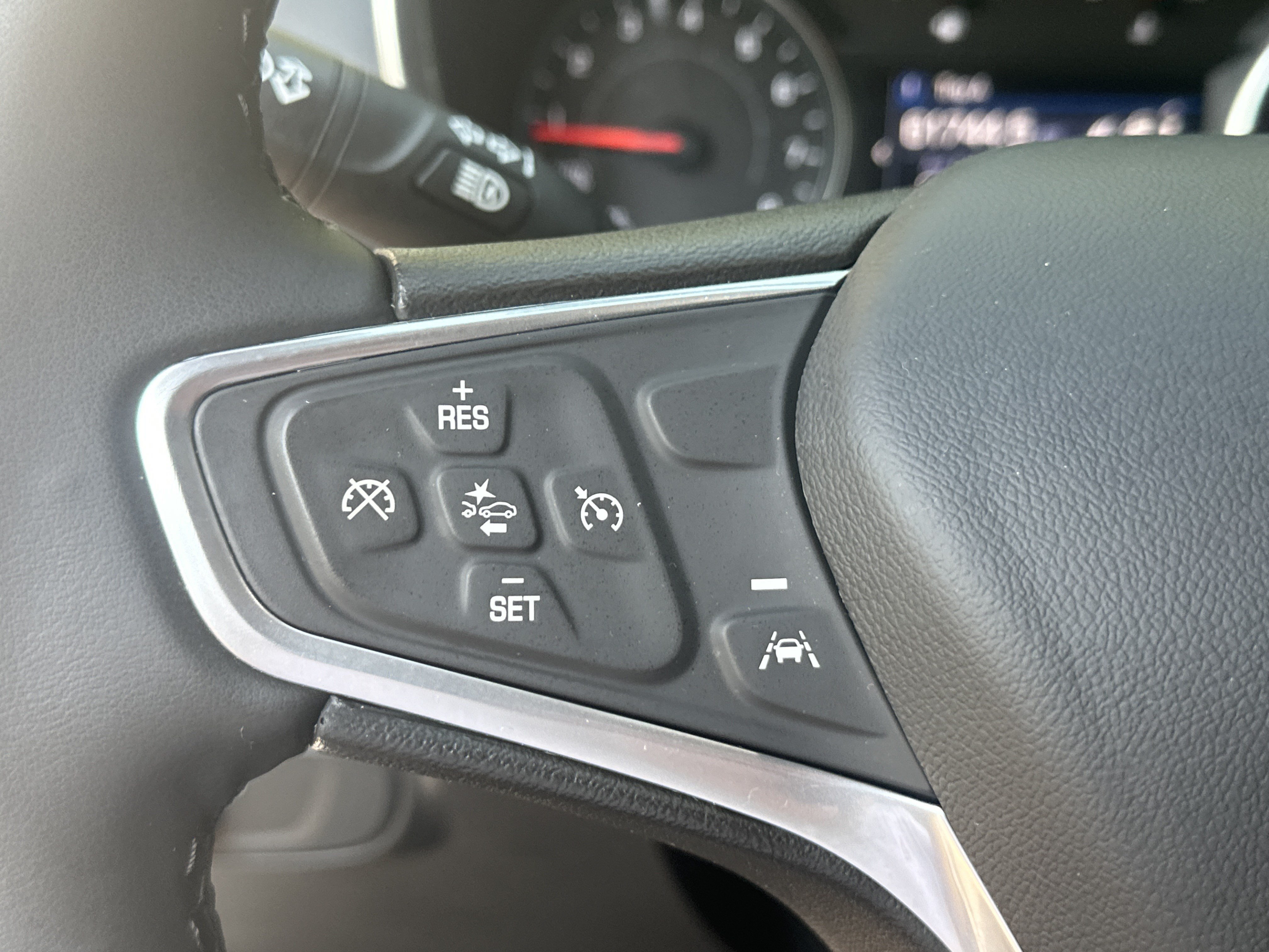 Used 2023 Chevrolet Equinox LT FWD image 24