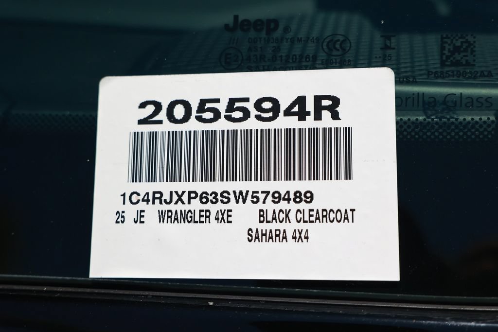 Used 2025 Jeep Wrangler Unlimited Sahara AWD/4WD image 42