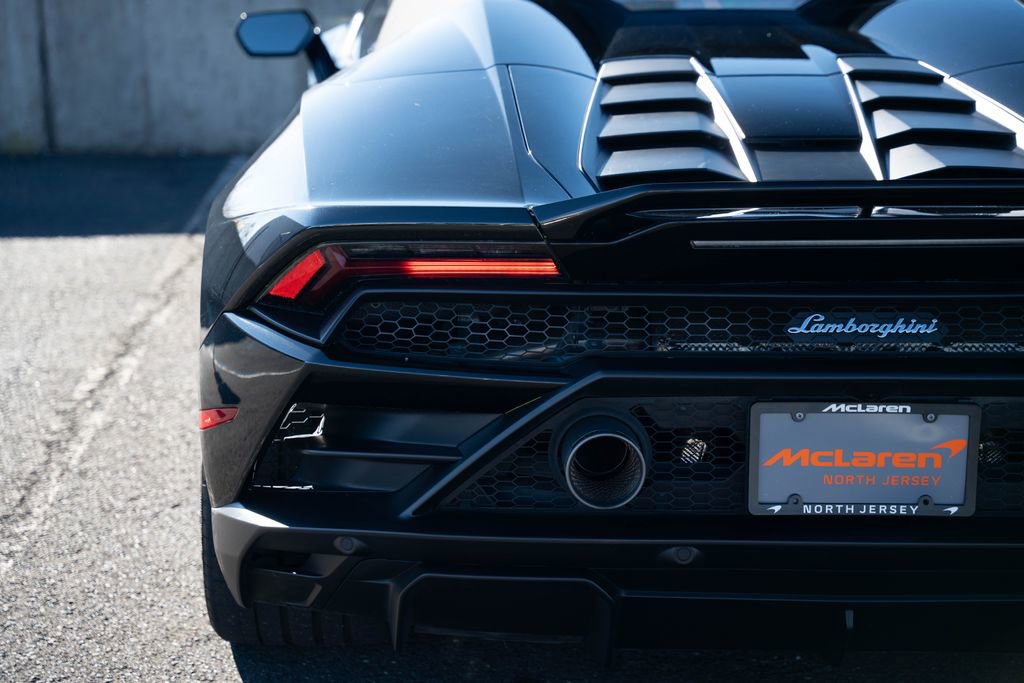 Used 2021 Lamborghini Huracan EVO RWD image 25