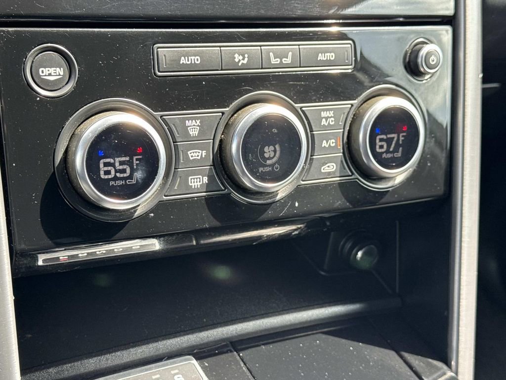 Used 2020 Land Rover Discovery HSE image 5