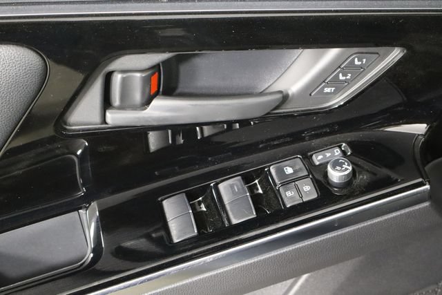 Used 2023 Subaru Solterra AWD image 19