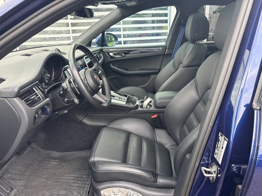 Used 2023 Porsche Macan Turbo AWD/4WD image 9