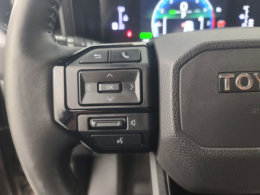 Used 2024 Toyota Land Cruiser image 30