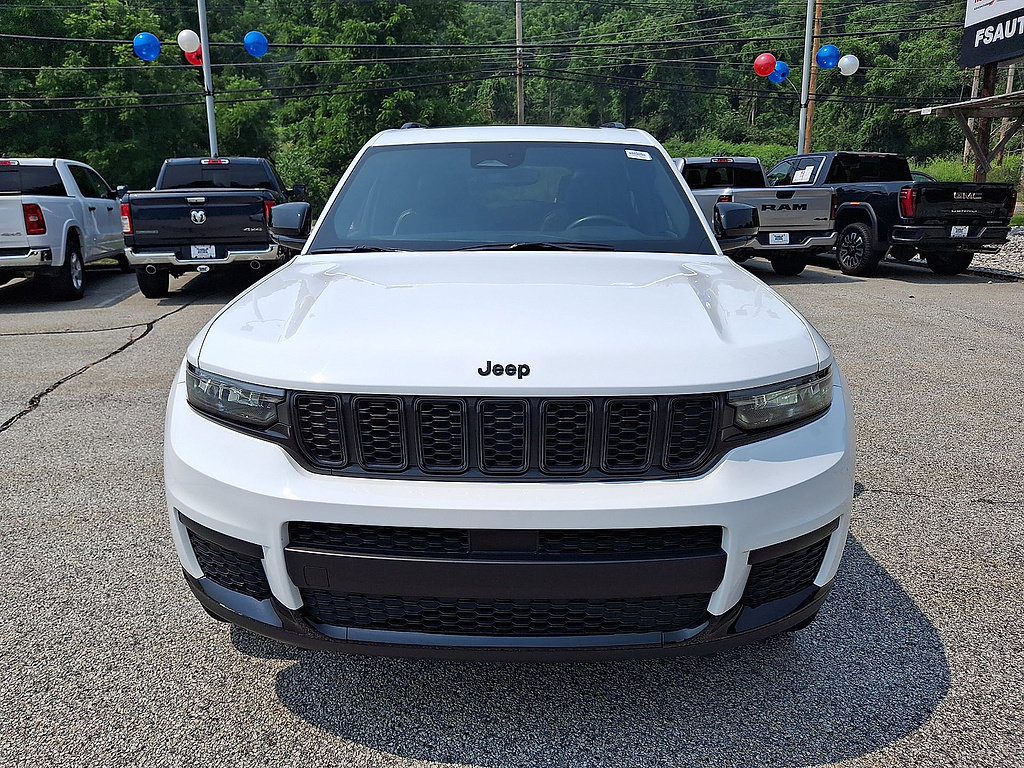 Used 2023 Jeep Grand Cherokee L Altitude AWD/4WD image 29