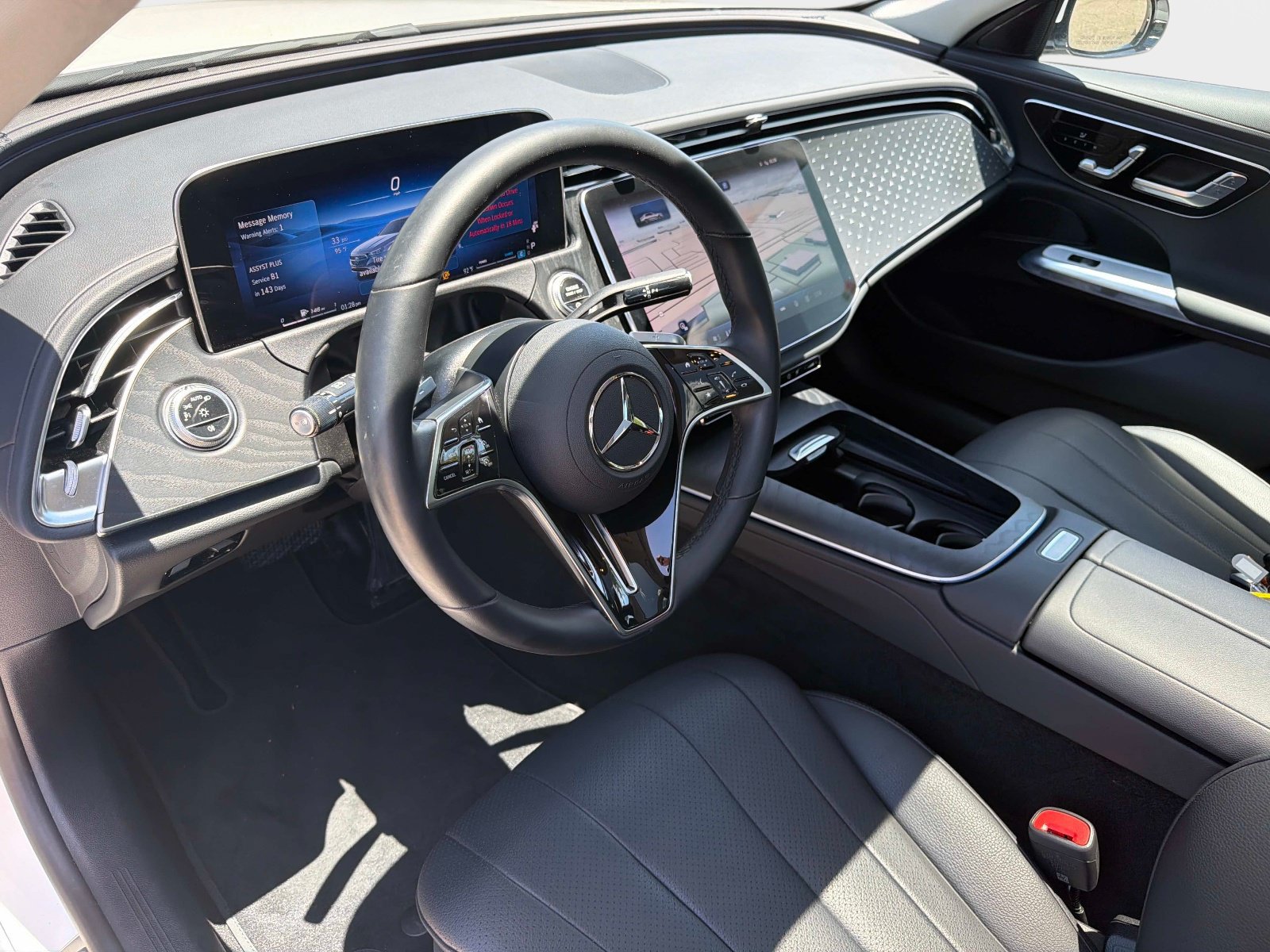 Used 2025 Mercedes-Benz E 350 Sedan image 17