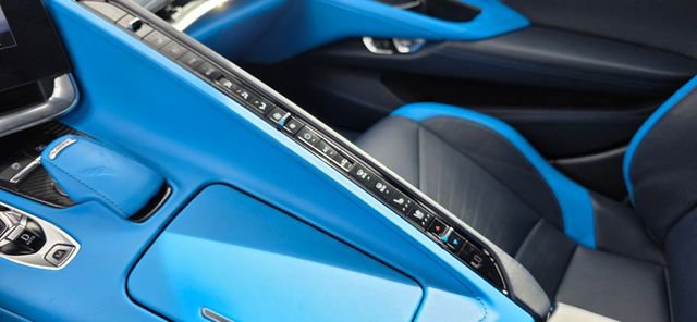 Used 2020 Chevrolet Corvette Stingray Premium Cpe w/ 3LT Preferred Equipment Group image 19