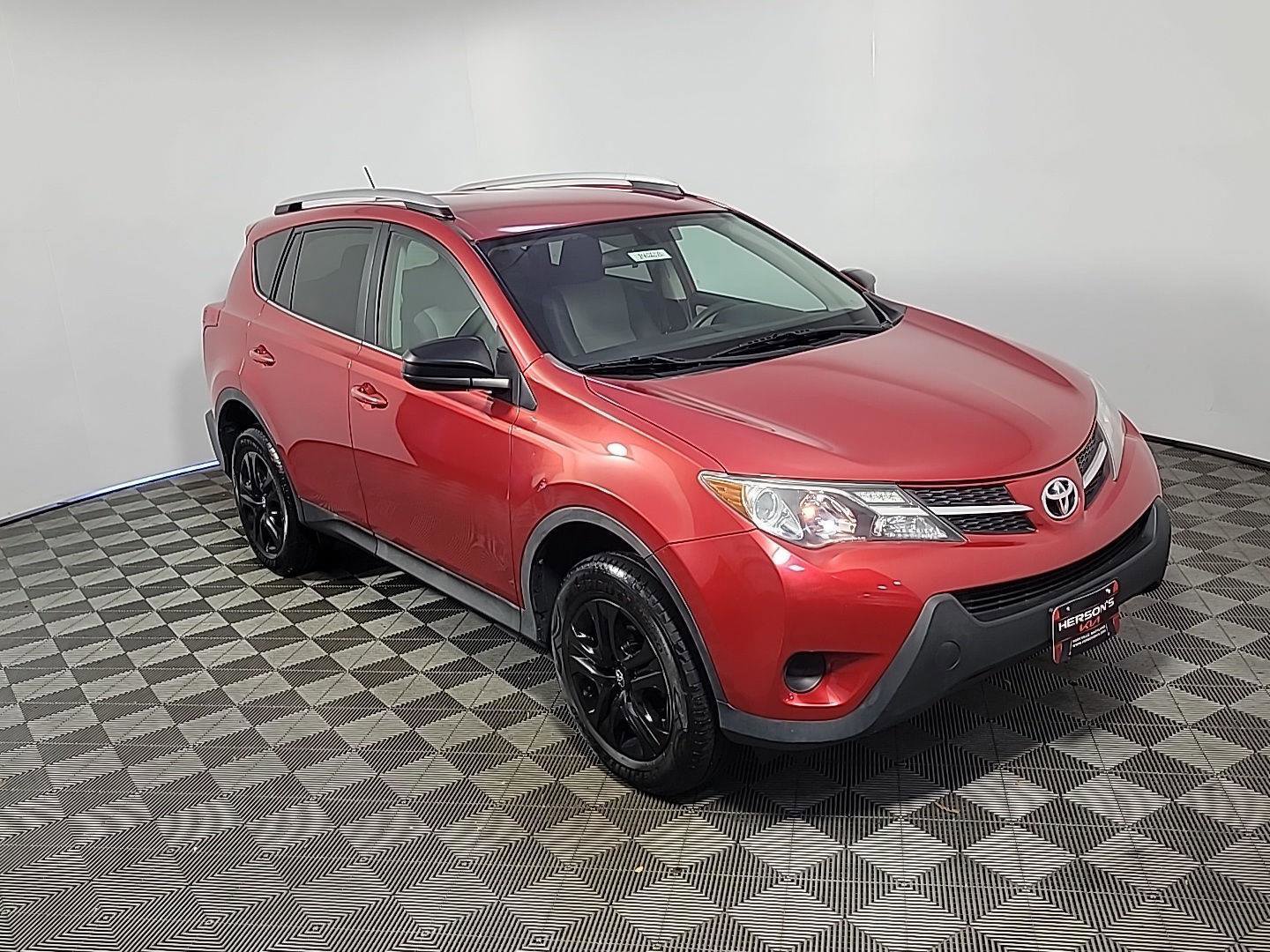 Used 2015 Toyota RAV4 LE image 2
