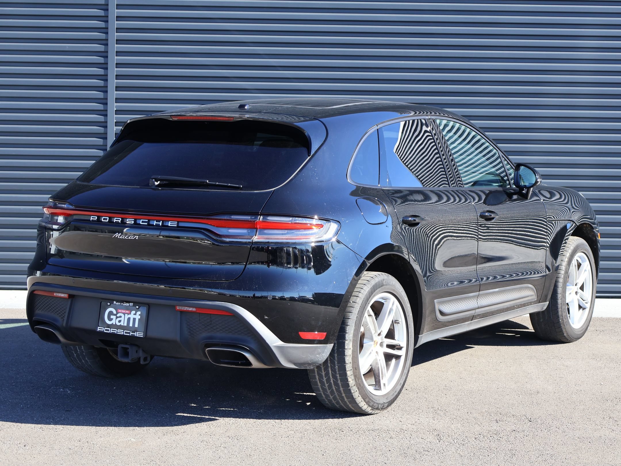 Certified 2023 Porsche Macan AWD/4WD image 10