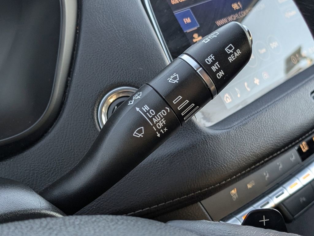 Used 2021 Cadillac XT4 Premium Luxury FWD image 25