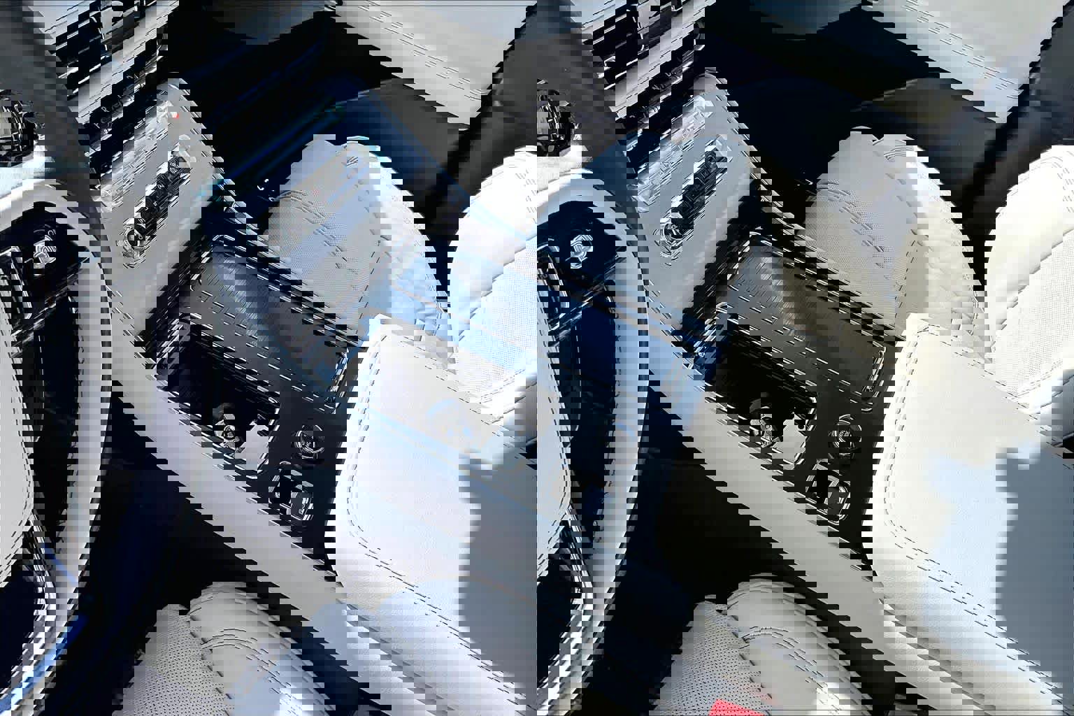 Used 2025 Lincoln Aviator Reserve w/ Equipment Group 201A image 16