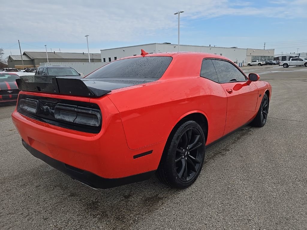 Used 2018 Dodge Challenger R/T w/ Driver Convenience Group image 3