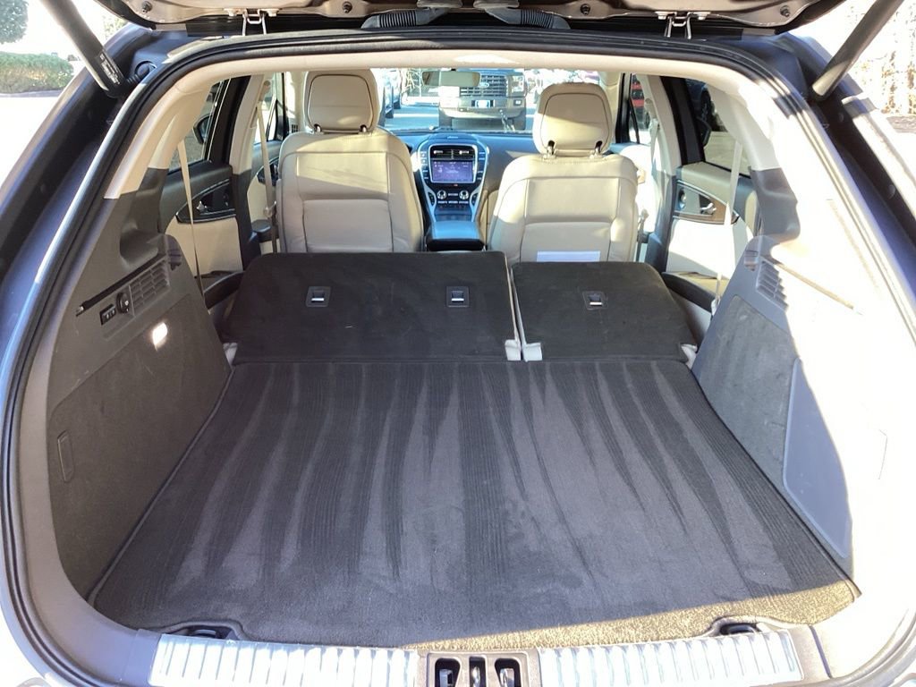 Used 2020 Lincoln Nautilus Reserve w/ Cargo Utility Package image 11