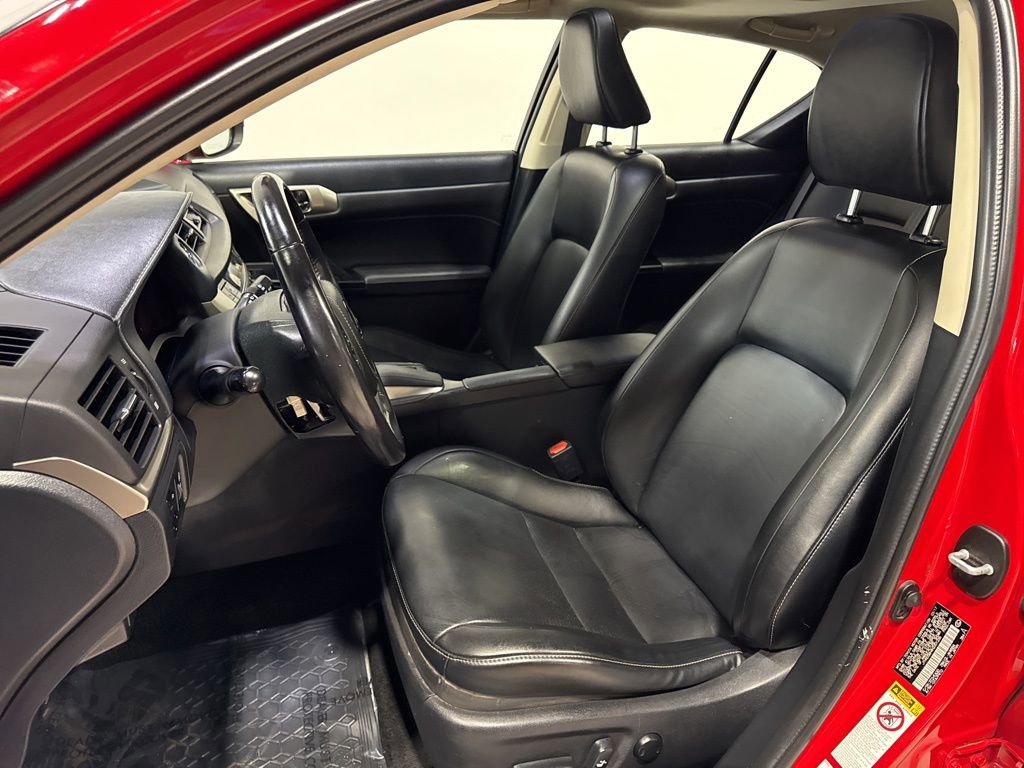 Used 2017 Lexus CT 200h w/ Navigation System Package FWD image 27