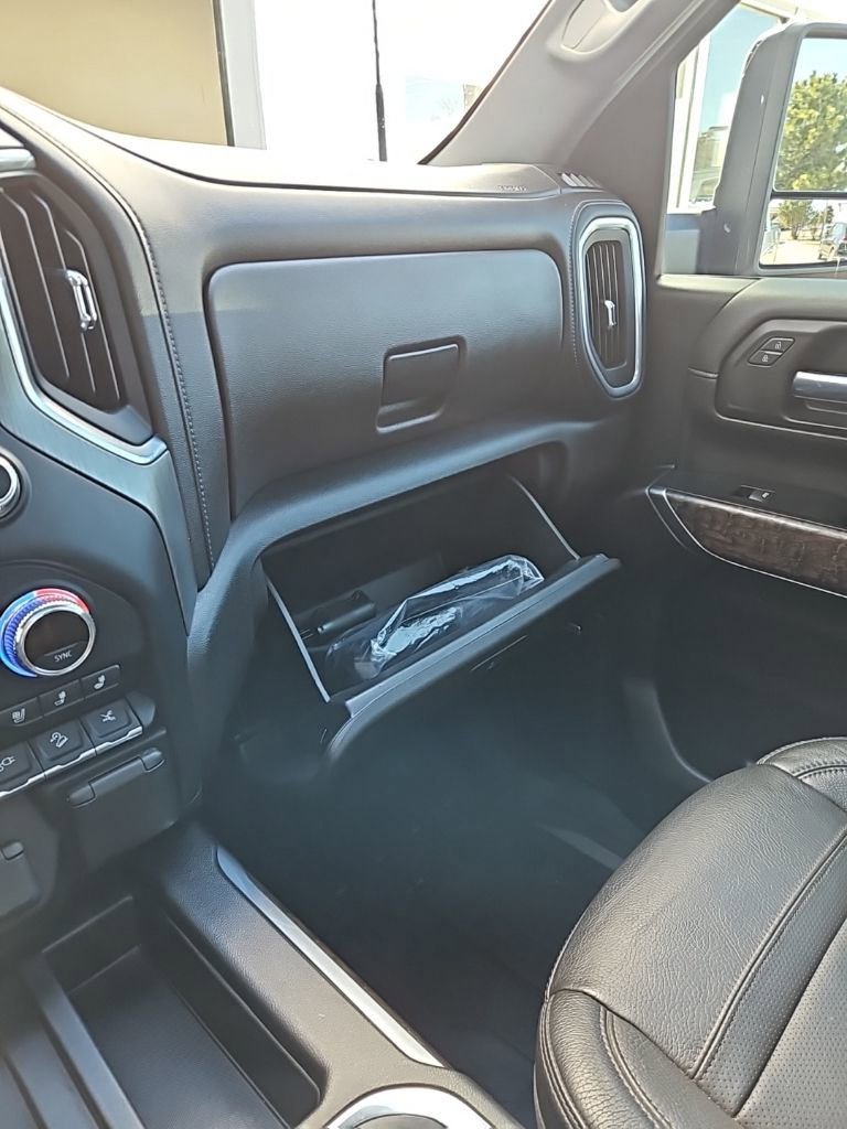 Used 2022 GMC Sierra 3500 Denali w/ Denali Ultimate Package image 31