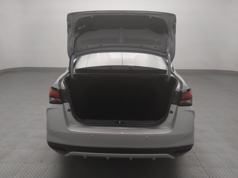 Used 2025 Nissan Versa SV image 29