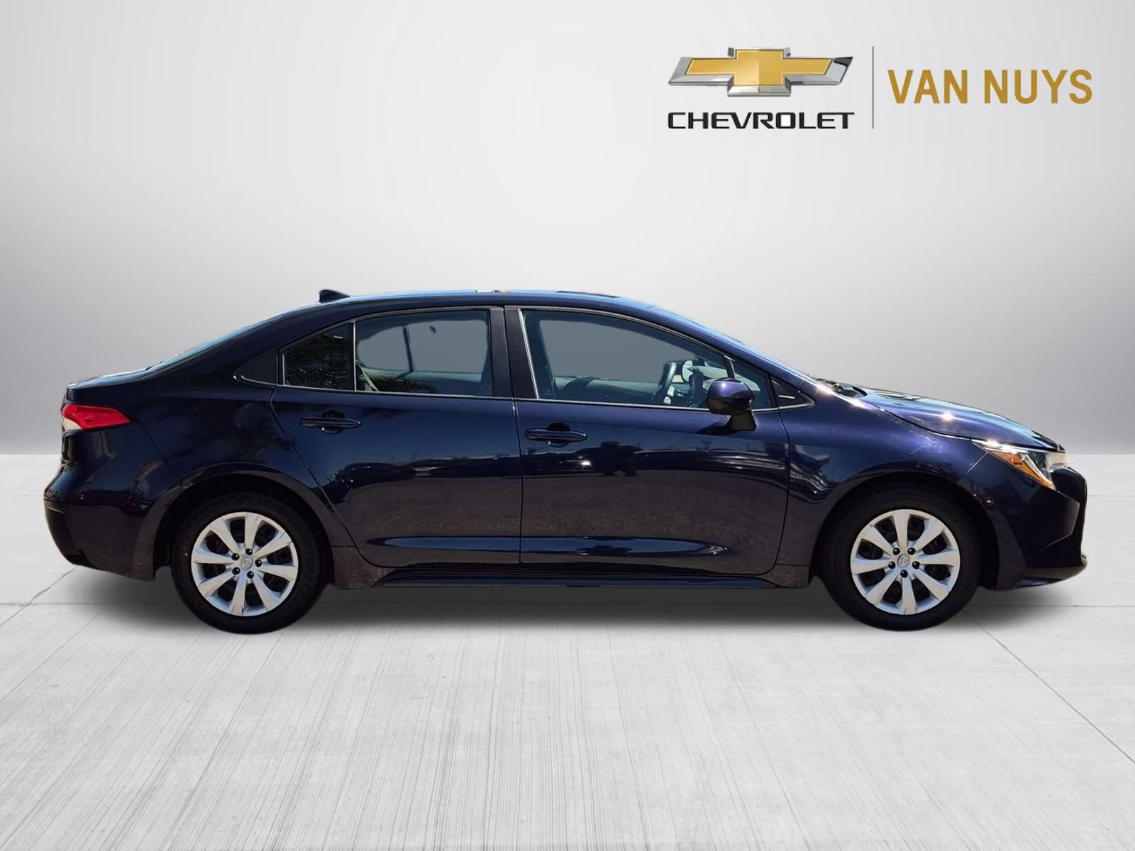 Used 2023 Toyota Corolla LE FWD image 4