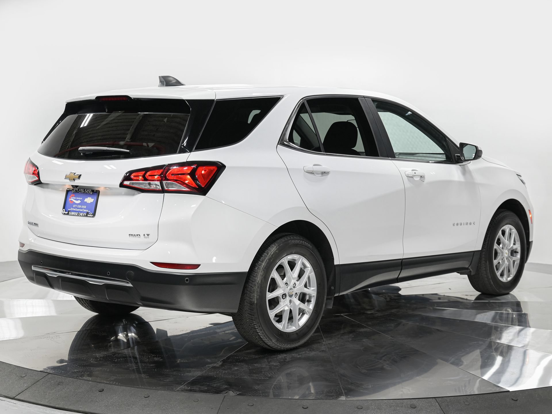 Used 2024 Chevrolet Equinox LT AWD/4WD image 5