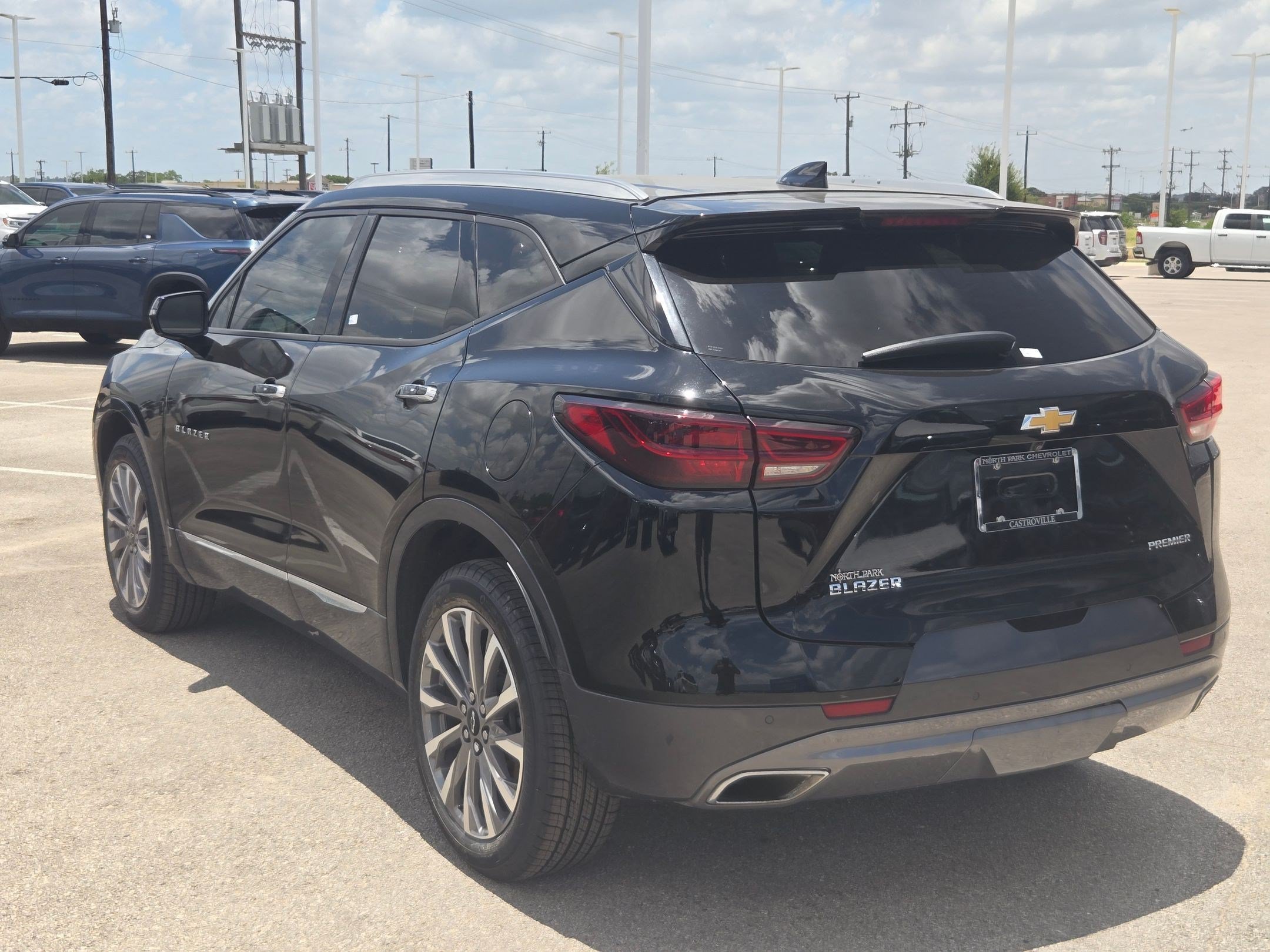 Used 2023 Chevrolet Blazer Premier FWD image 5
