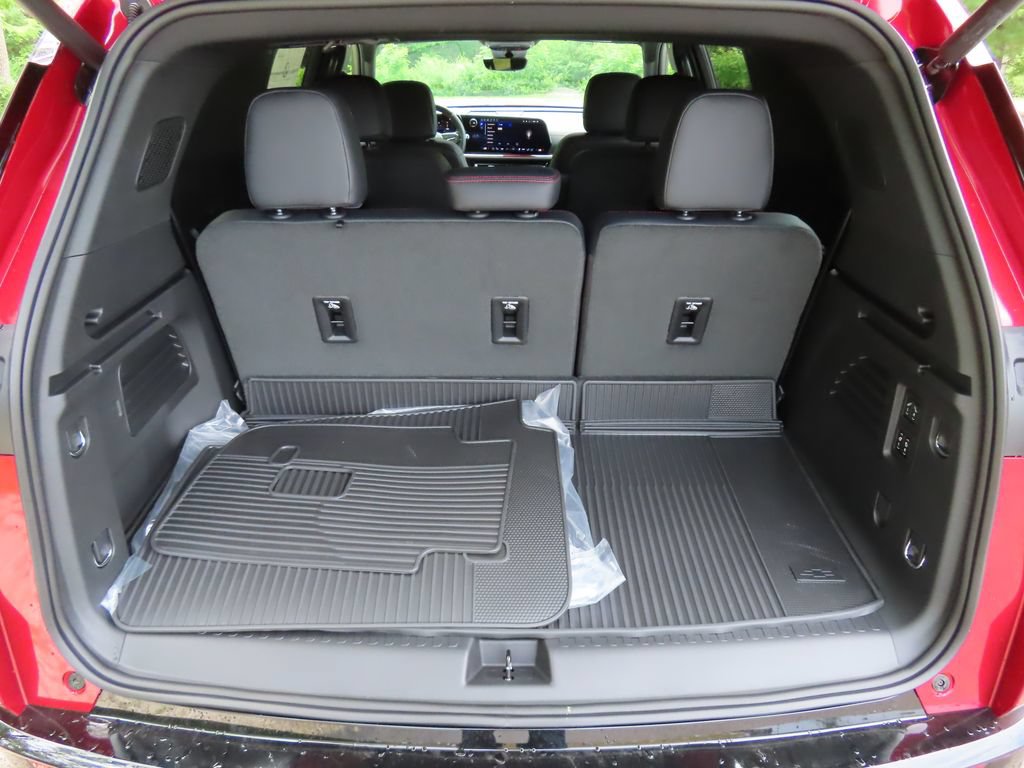 New 2026 Chevrolet Traverse RS w/ LPO, Floor Liner Package AWD/4WD image 20