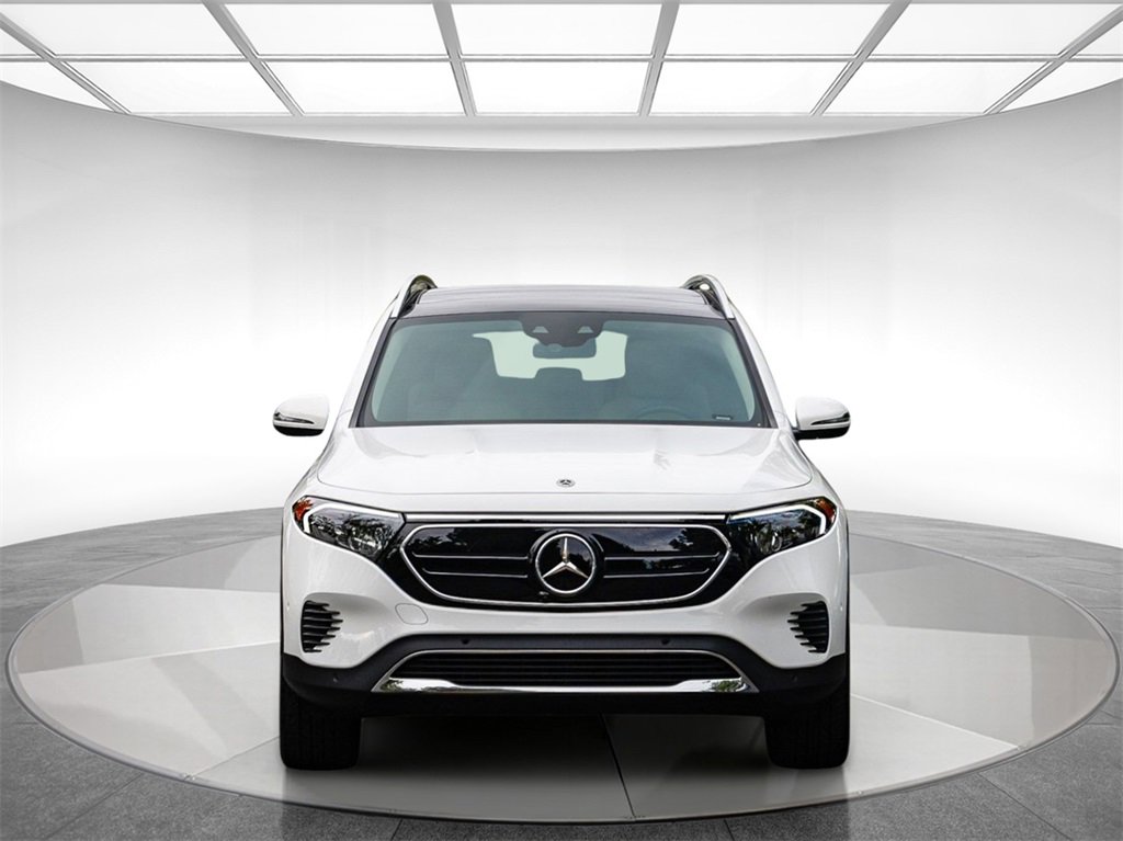 Used 2022 Mercedes-Benz EQB 300 4MATIC image 6