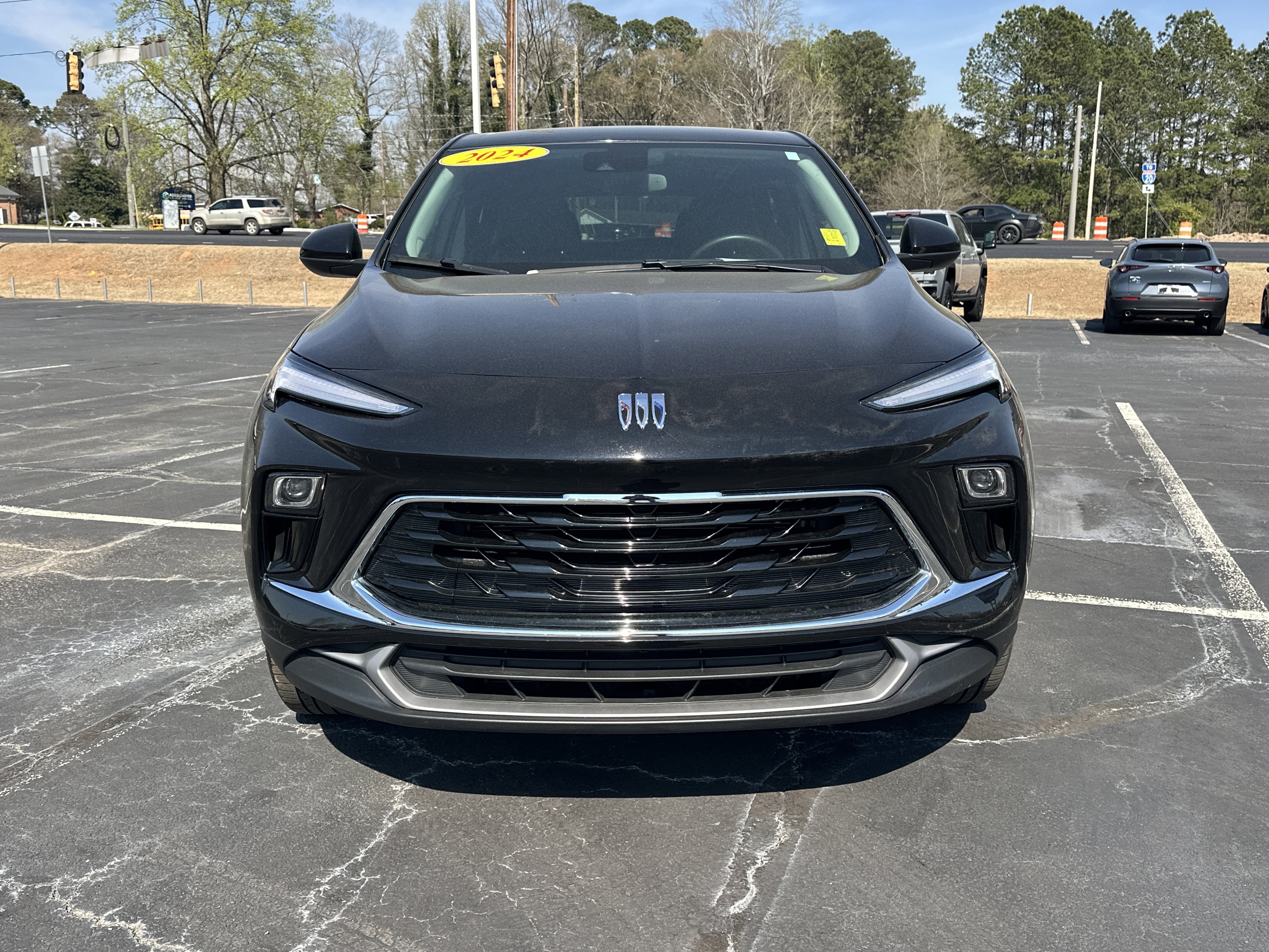 Used 2024 Buick Encore GX Preferred w/ Comfort Package image 3