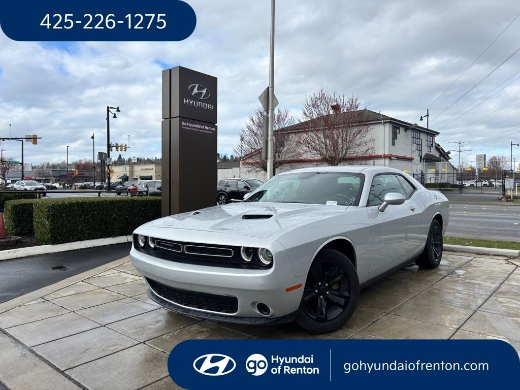 Used 2023 Dodge Challenger SXT image 1