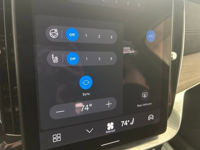 Used 2025 Volvo XC90 B6 Plus AWD/4WD image 24