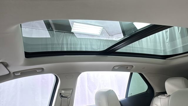 Used 2023 Buick Envision Avenir image 37