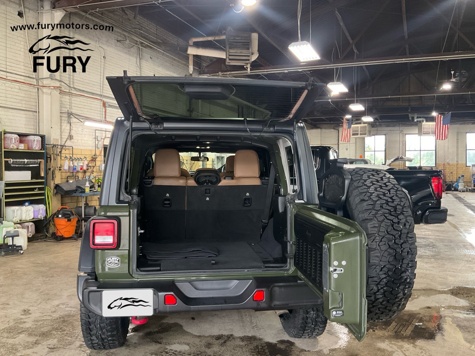 Used 2021 Jeep Wrangler Unlimited Rubicon w/ Cold Weather Group AWD/4WD image 31