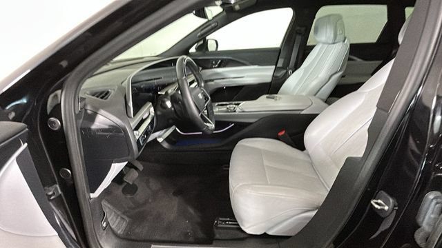 Used 2024 Cadillac Lyriq Sport RWD image 11