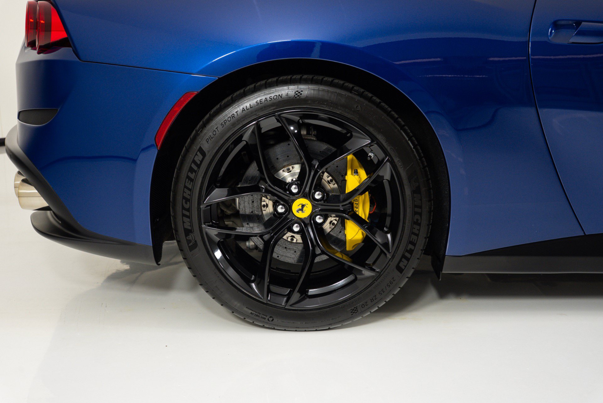 Used 2019 Ferrari GTC4Lusso T RWD image 13