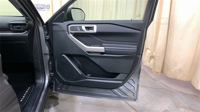 Used 2023 Ford Explorer XLT image 10