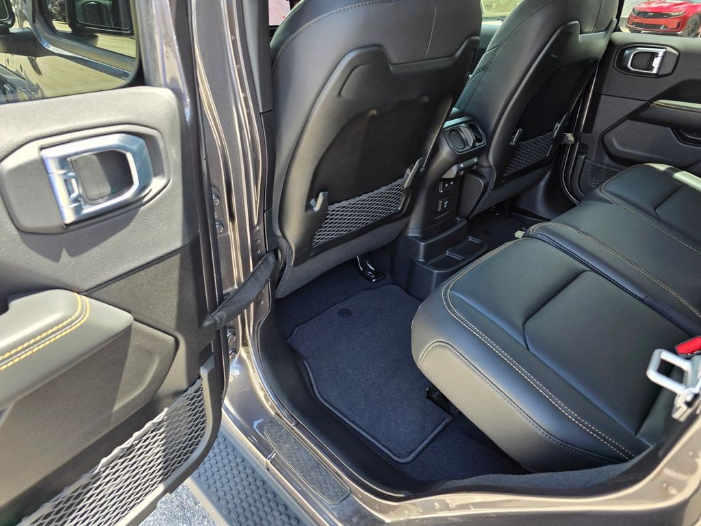New 2026 Jeep Wrangler Unlimited Sahara AWD/4WD image 30