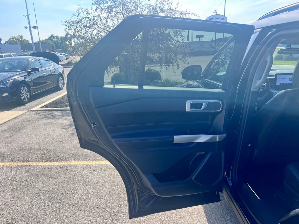 Used 2023 Ford Explorer XLT w/ Equipment Group 202A image 23