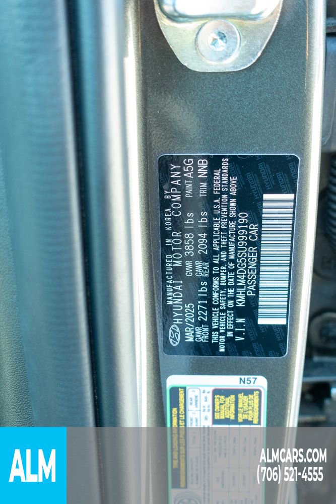Used 2025 Hyundai Elantra Sport FWD image 38