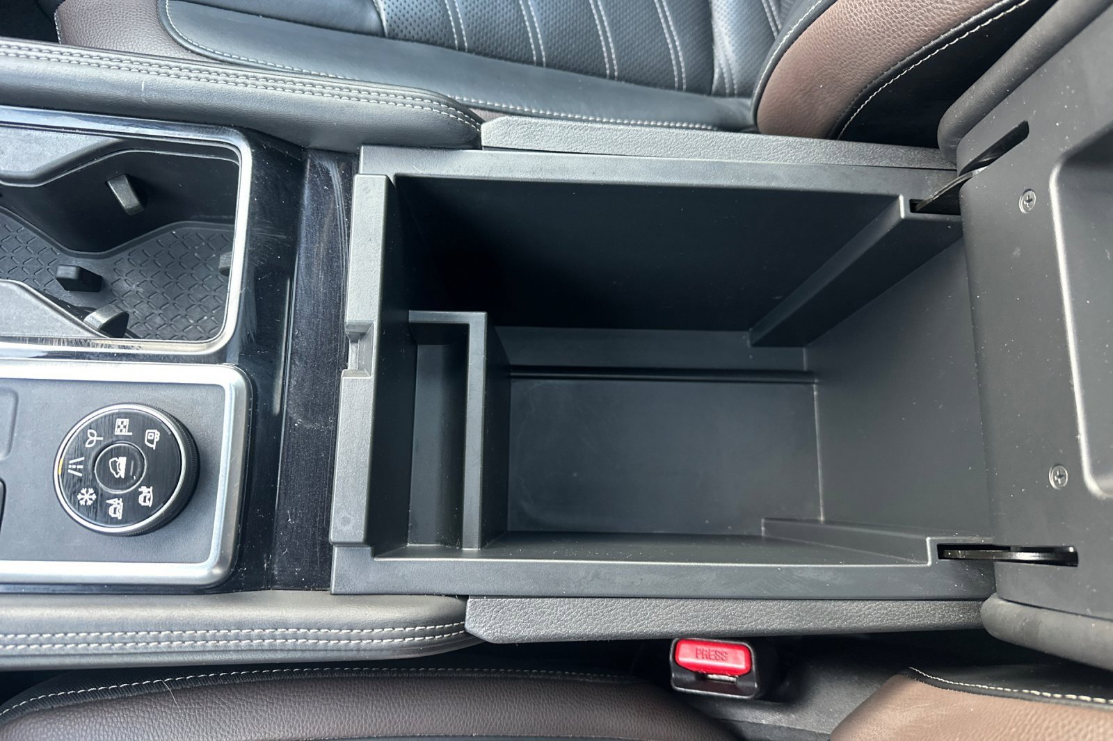 Used 2023 Nissan Pathfinder Platinum image 35