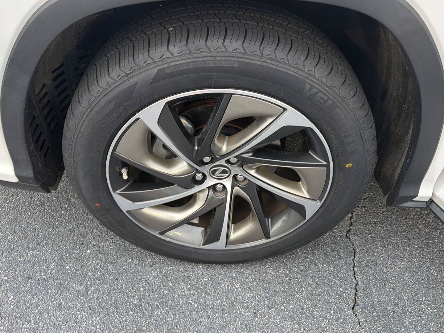 Used 2019 Lexus RX 350L Luxury w/ Cold Area Package (CT) AWD/4WD image 38