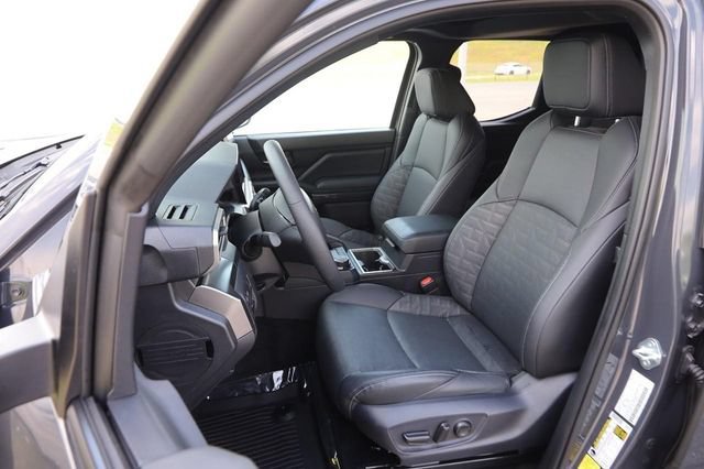 Used 2025 Toyota Tacoma TRD Sport w/ TRD Sport Premium Package AWD/4WD image 10