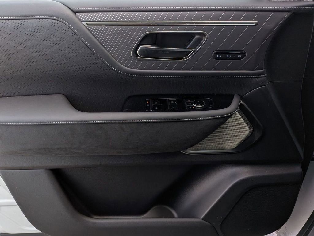 New 2026 INFINITI QX80 Autograph w/ Premium Cargo Package image 12